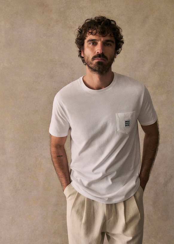 Tシャツ・カットソー VETEMENTS 'Amor' t-shirt White Buy VETEMENTS men white 'amor' t-shirt for $420 online on