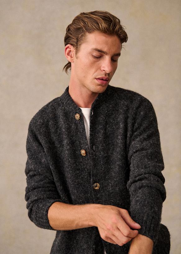 PORTRAIT CARDIGAN