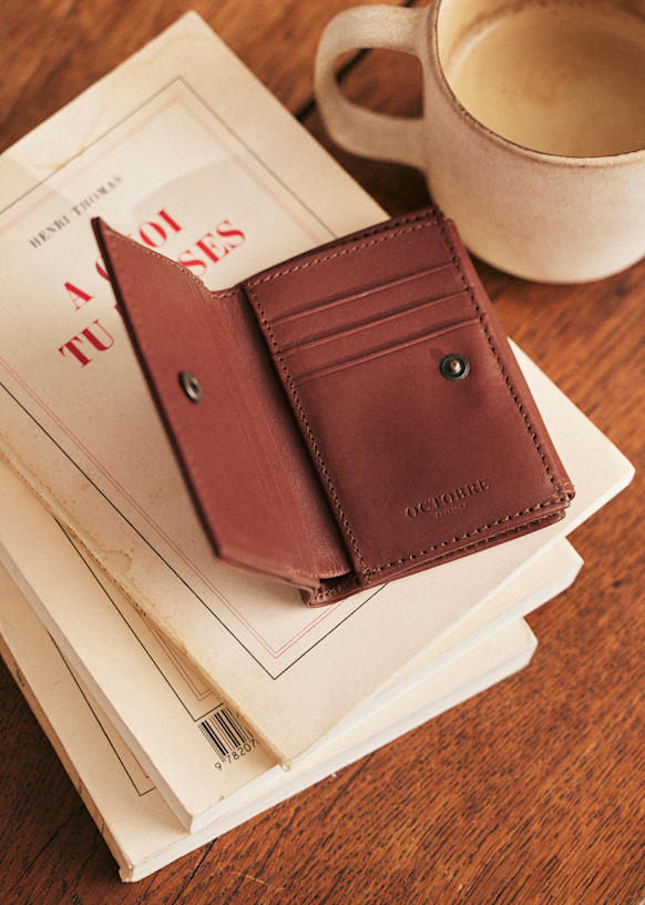 CALEE EMBOSSING LEATHER COIN CASE 財布 Cornell Coin Case - Camel - Leather - Sézane