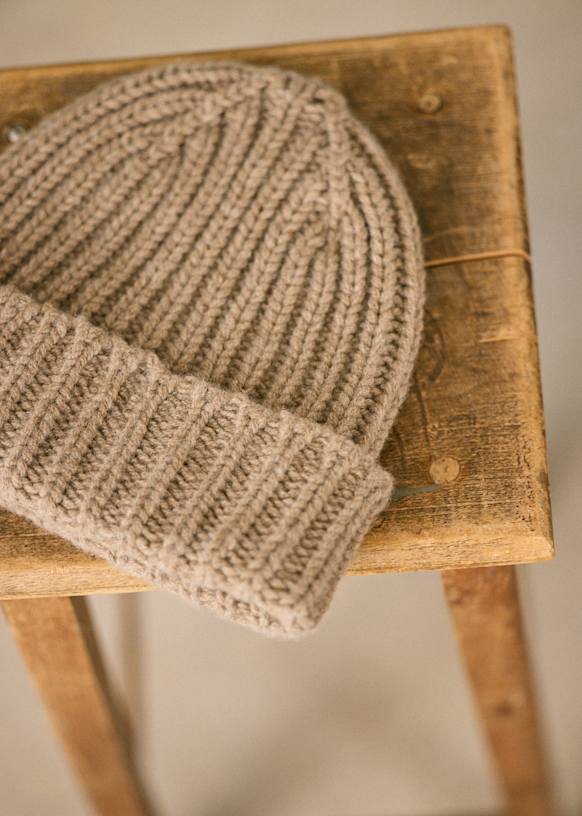 BEANIE HAT IN CAMEL BROWN WOOL 352367