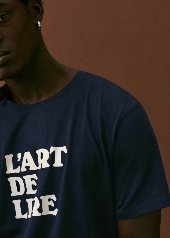 x de Octobre - Lire - / - Navy L\'art - Cotton Organic Editions Ecru T-Shirt BSF Sézane